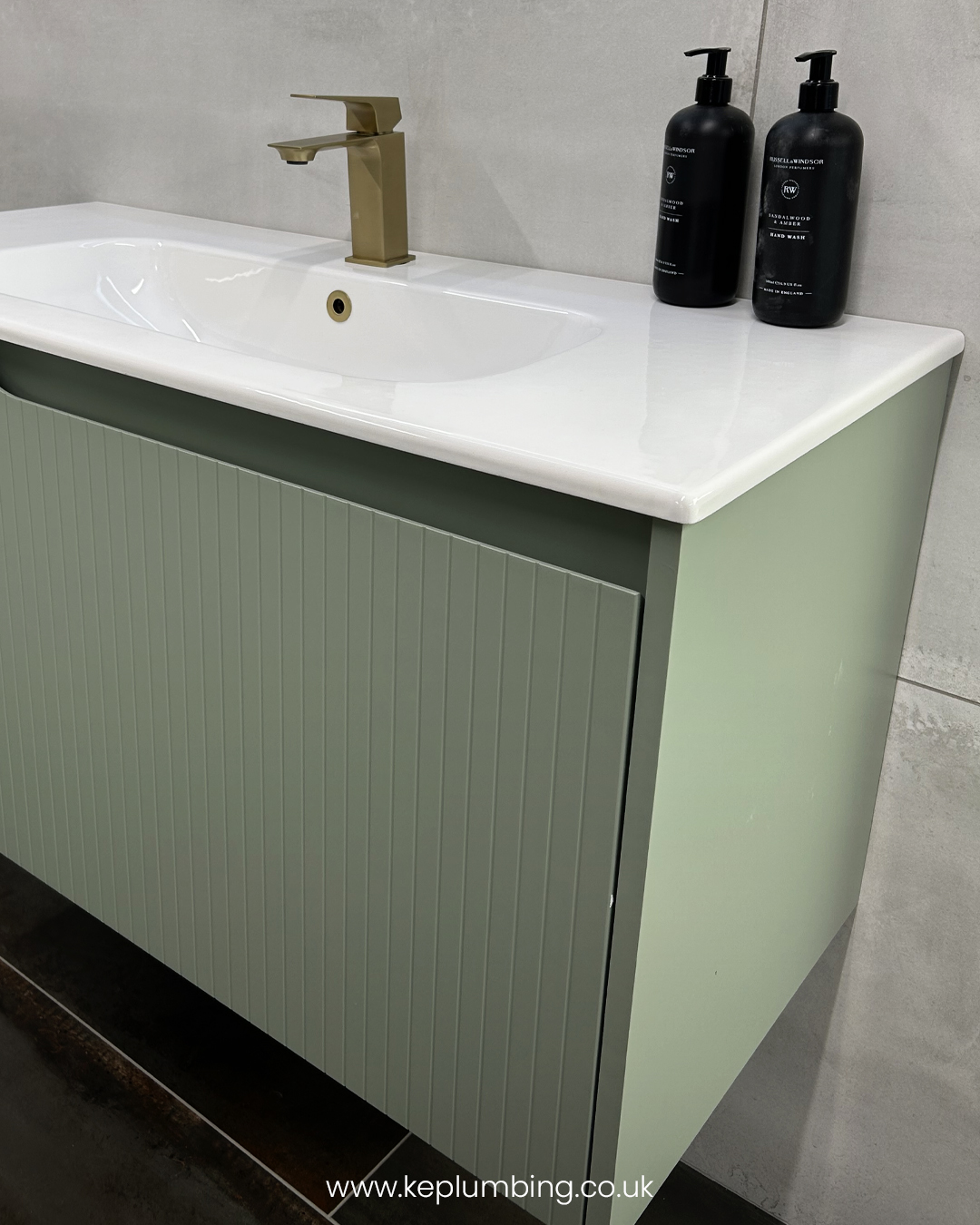 Serra 1000mm Fluted Wall Unit Soft Sage Matt - Image 4