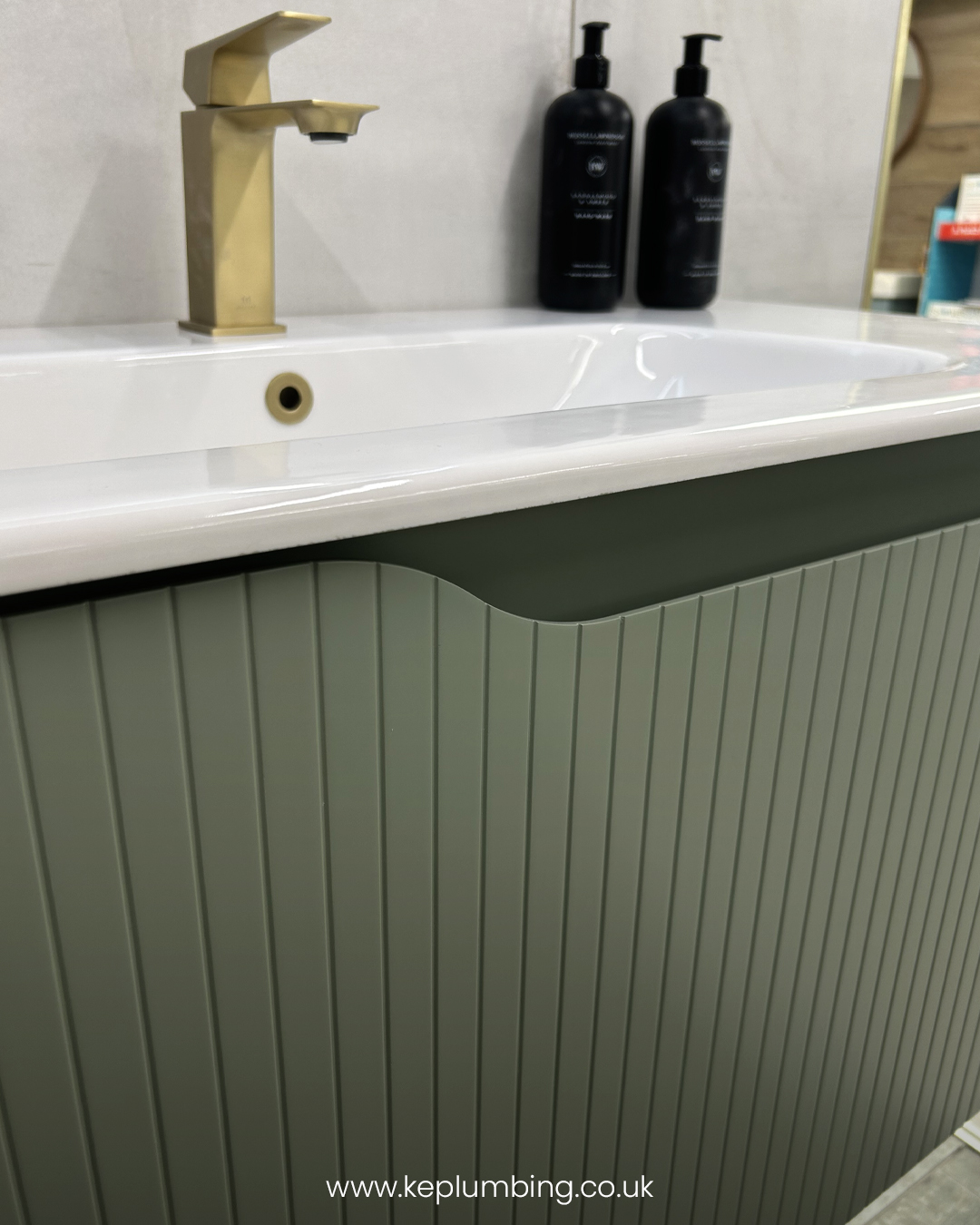 Serra 1000mm Fluted Wall Unit Soft Sage Matt - Image 2